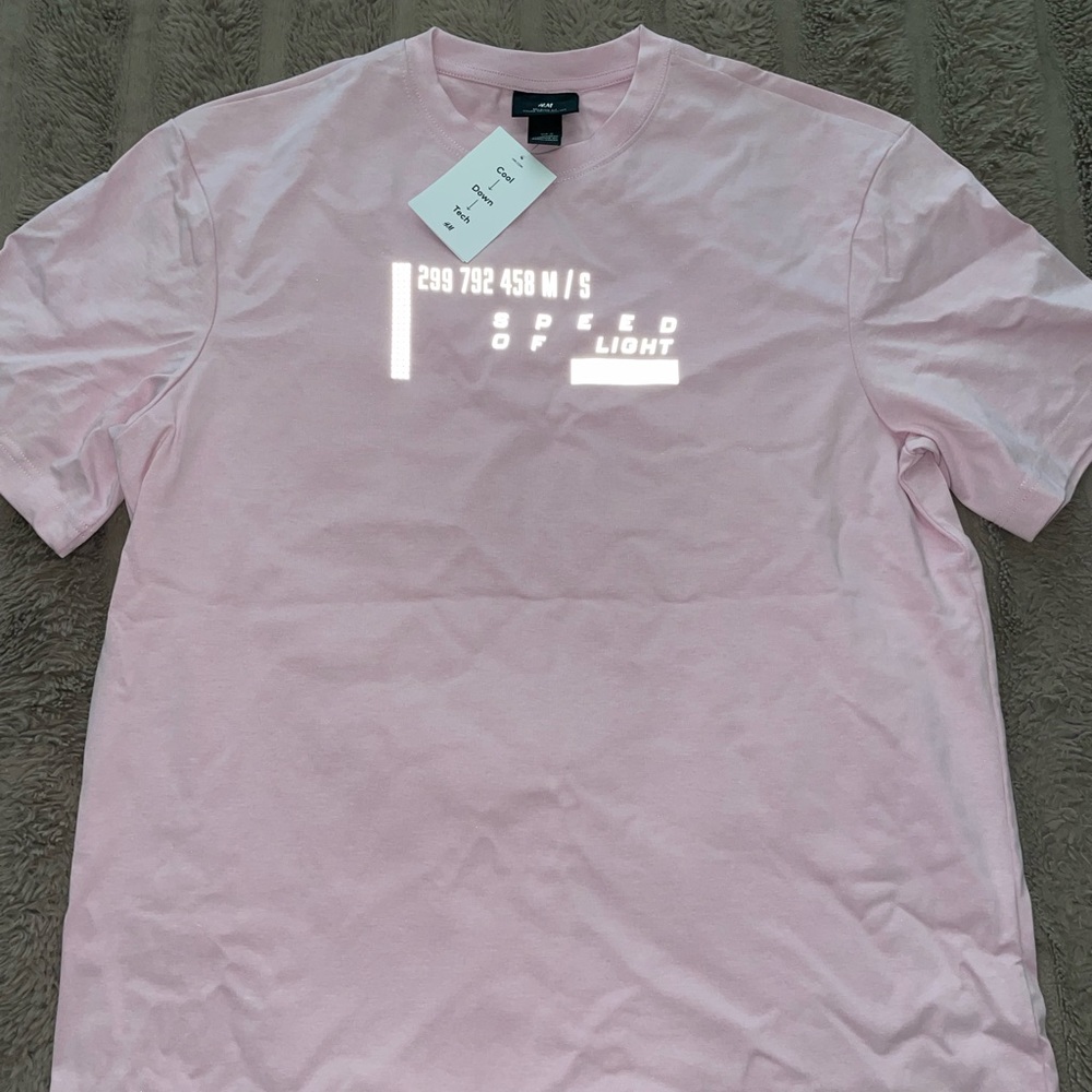 H&M Tee - Picture 6 of 6